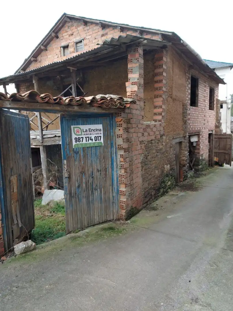 Vista exterior de Casa o chalet en venta en Ponferrada