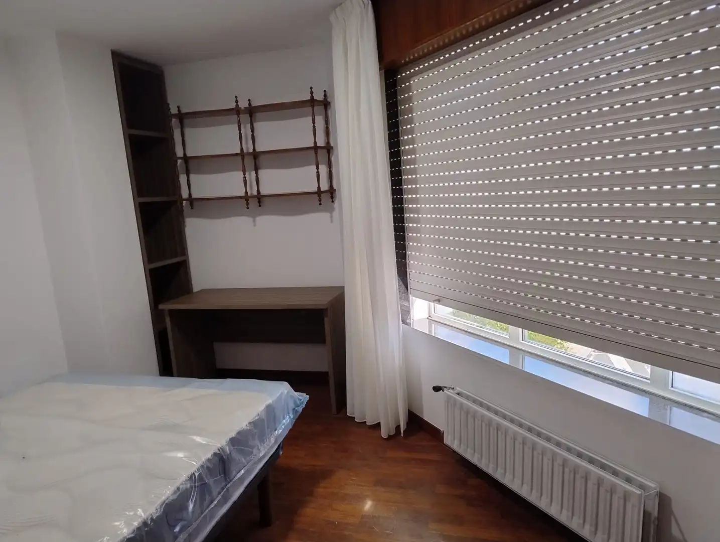 Bedroom of Flat for rent in Santiago de Compostela   with Heating, Furnished and Oven