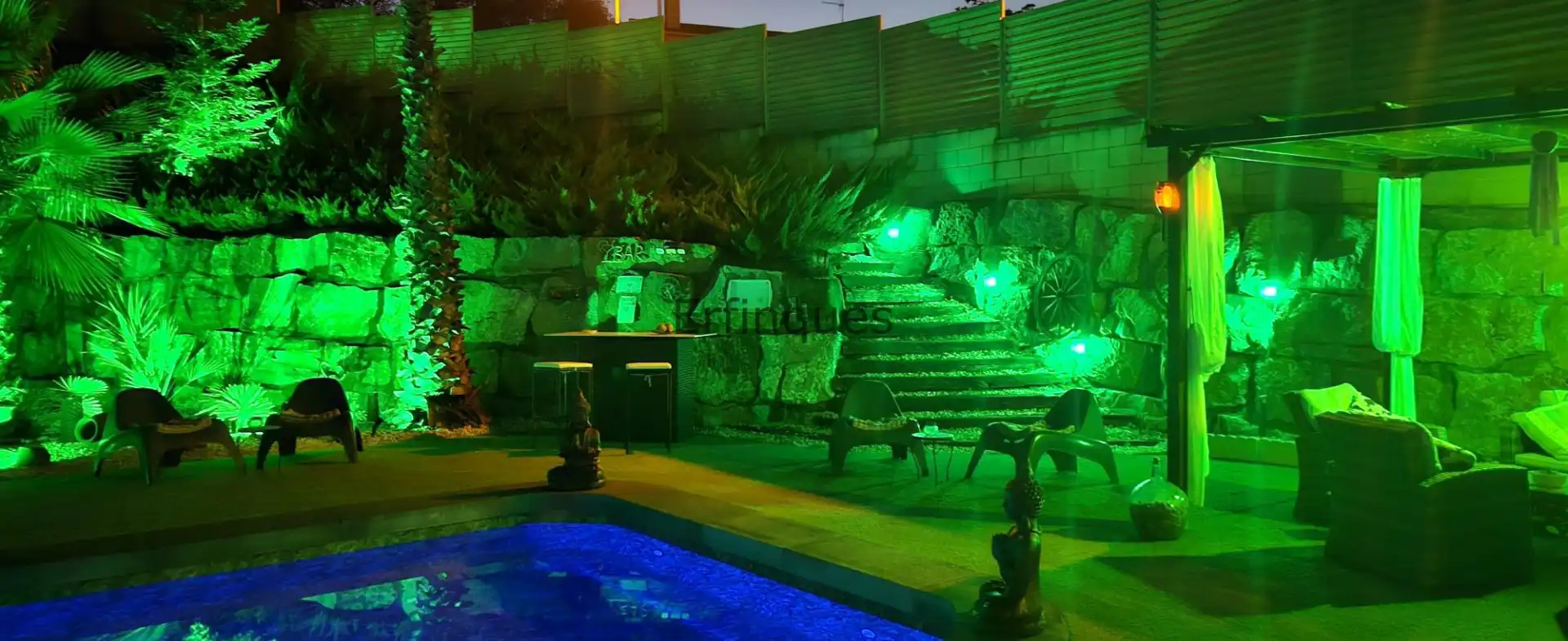 Schwimmbecken von Haus oder Chalet zum Verkauf in Rubí mit Klimaanlage, Heizung und Privatgarten