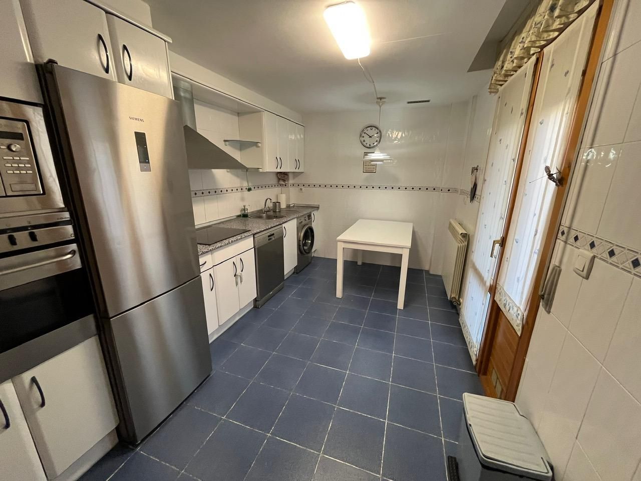 Single-family semi-detached for sale in Las Flores, Santa Isabel