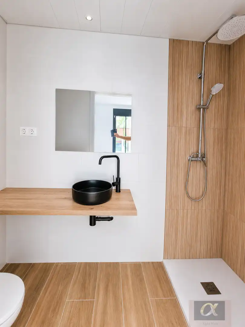 Baño de Piso en venta en Badalona con Aire acondicionado y Calefacción
