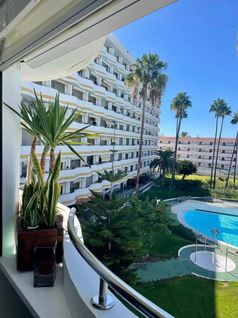 Vista exterior de Apartamento de alquiler en San Bartolomé de Tirajana con Amueblado y Piscina comunitaria