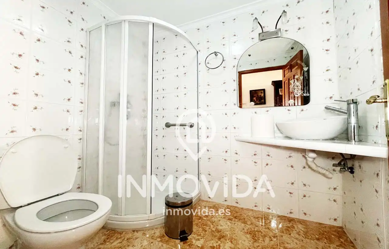 Bany de Casa o xalet en venda en Xàtiva amb Aire condicionat, Terrassa i Traster