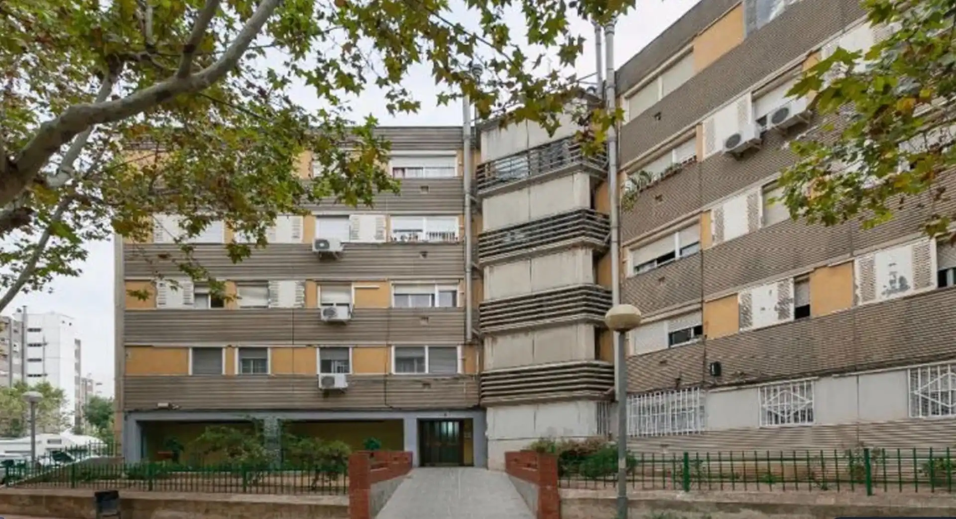 Vista exterior de Piso en venta en Badia del Vallès