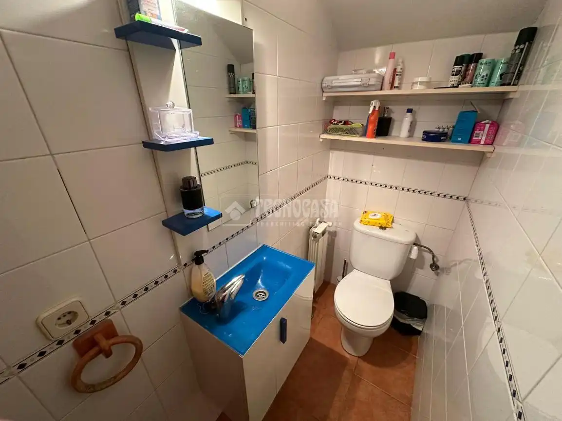 Badezimmer von Wohnung zum Verkauf in Meco mit Heizung