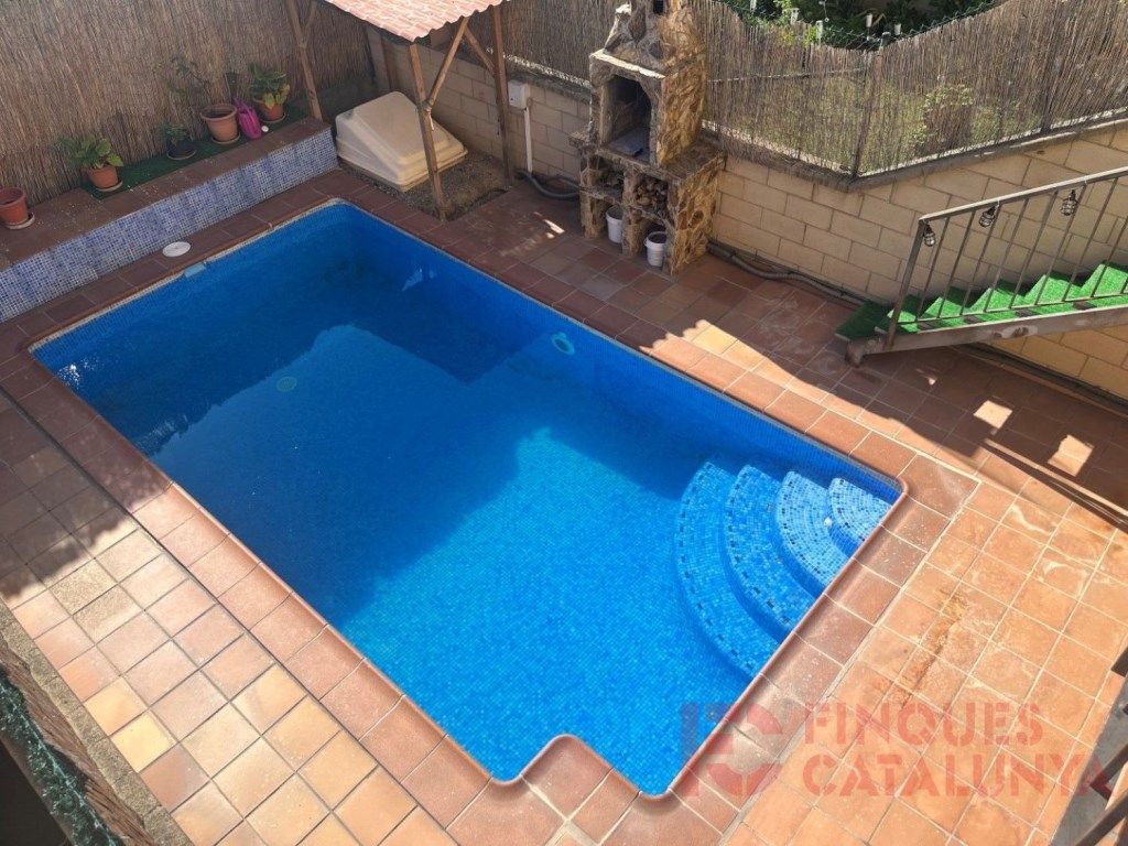 Swimming pool of House or chalet for sale in Cassà de la Selva  with Air Conditioner and Terrace