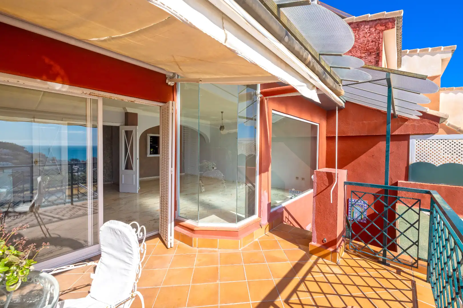 Terrassa de Casa adosada en venda en Málaga amb Aire condicionat, Calefacció i Jardí privat