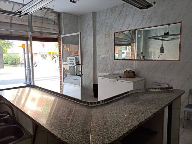 Local comercial en Alquiler en Carretera del Obispo en Contrueces