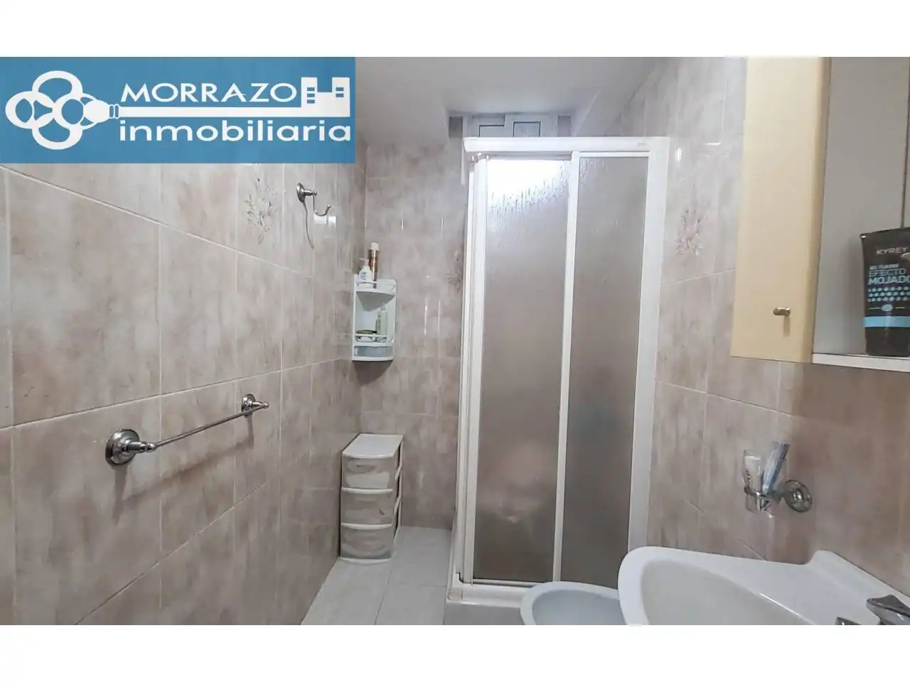 Bany de Casa o xalet en venda en Bueu amb Calefacció, Parquet i Moblat