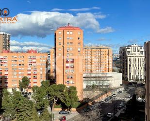 Vista exterior de Dúplex de lloguer en  Madrid Capital amb Aire condicionat, Calefacció i Jardí privat