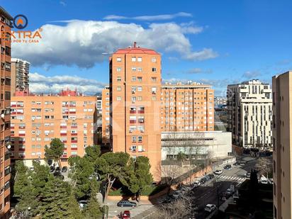 Exterior view of Duplex to rent in  Madrid Capital  with Air Conditioner, Heating and Private garden