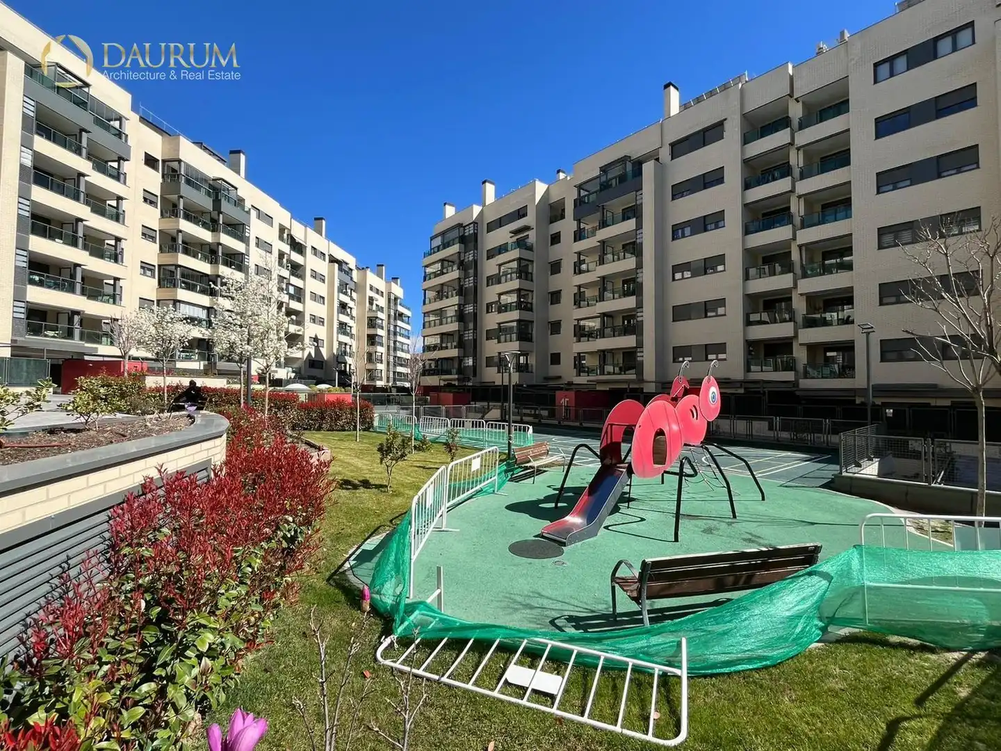 Vista exterior de Piso en venta en Rivas-Vaciamadrid con Aire acondicionado, Calefacción y Terraza