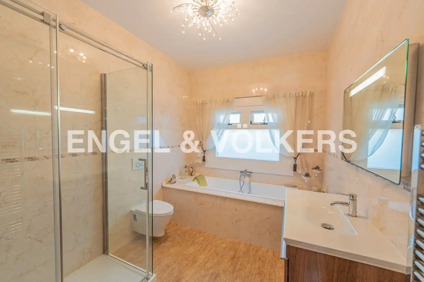 Bathroom of Houses for sale in Aigües  with Air Conditioner, Private garden and Terrace