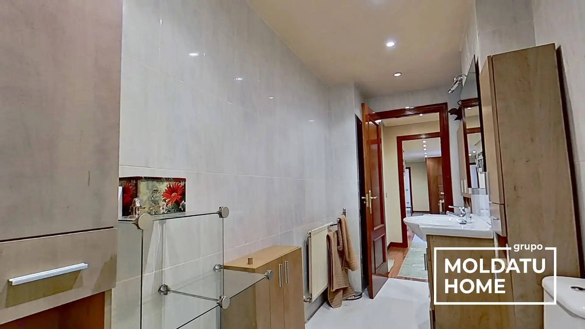 Badezimmer von Wohnung zum Verkauf in Barakaldo  mit Heizung, Terrasse und Abstellraum