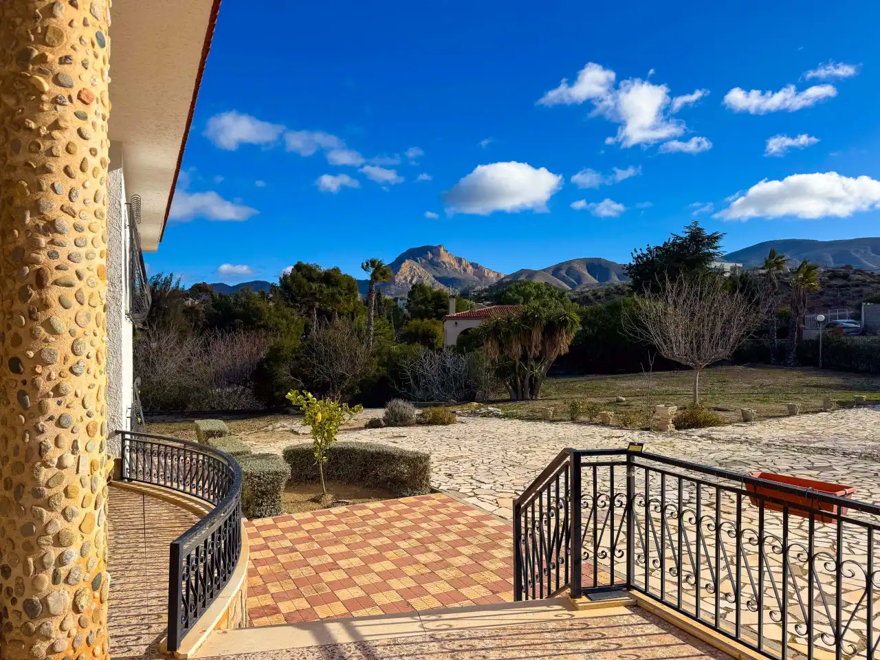 Terrassa de Finca rústica en venda en Petrer amb Aire condicionat, Calefacció i Jardí privat