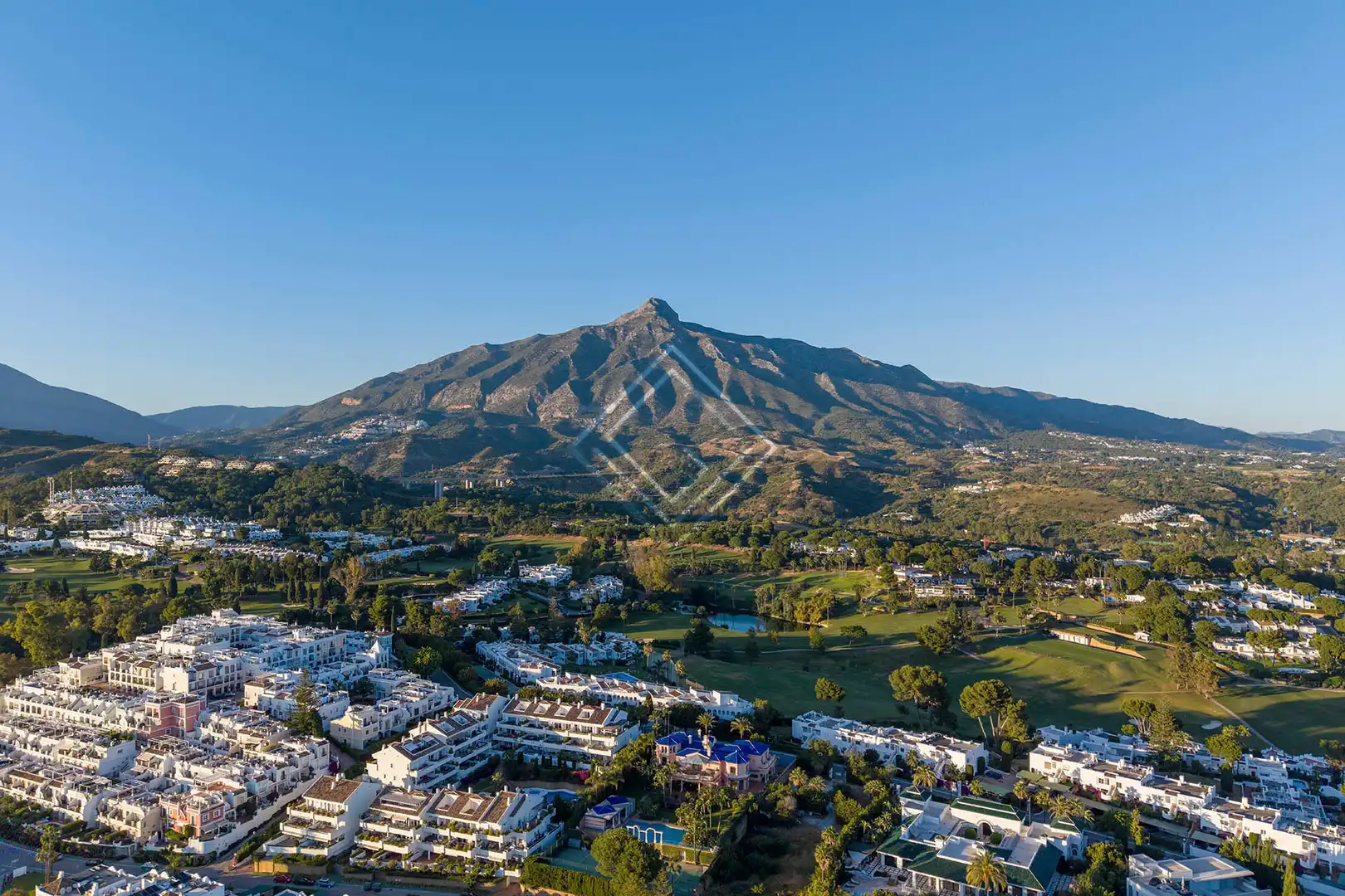 Vista exterior de Casa o chalet en venta en Marbella con Aire acondicionado, Jardín privado y Terraza