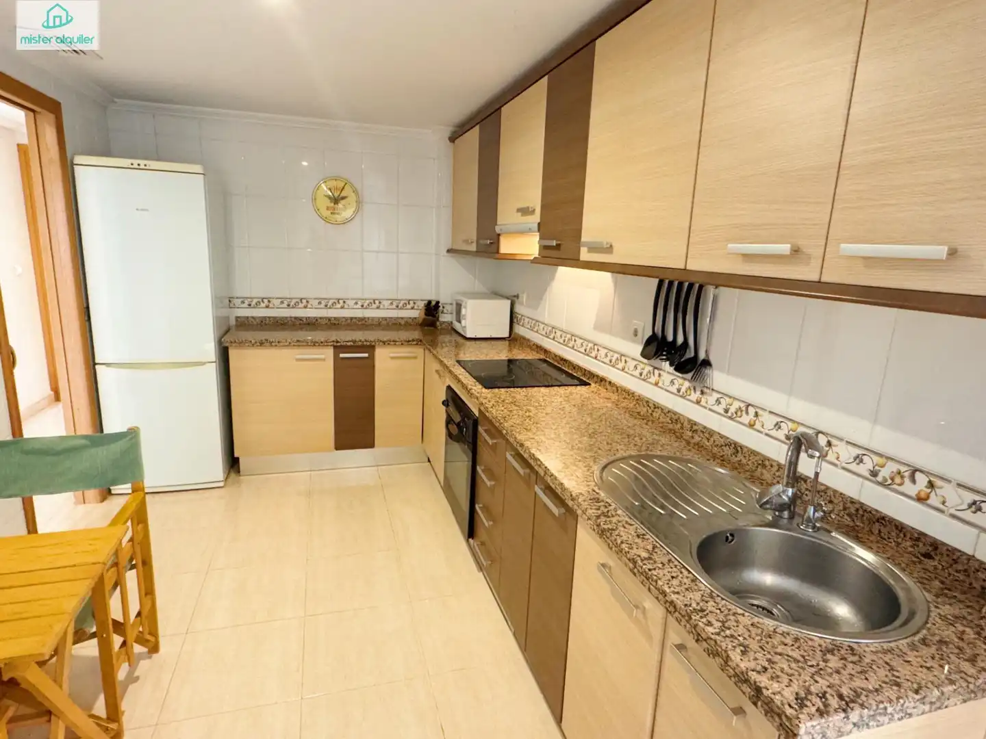 Cocina de Apartamento de alquiler en El Campello con Aire acondicionado, Jardín privado y Terraza