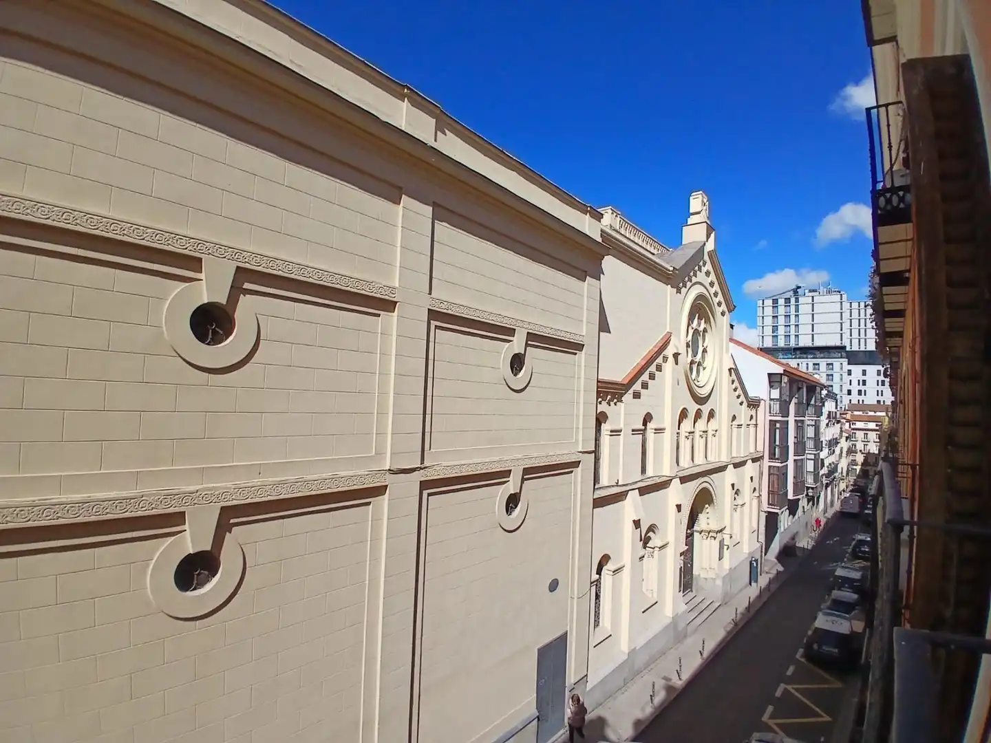 Vista exterior de Piso en venta en Madrid con Balcón