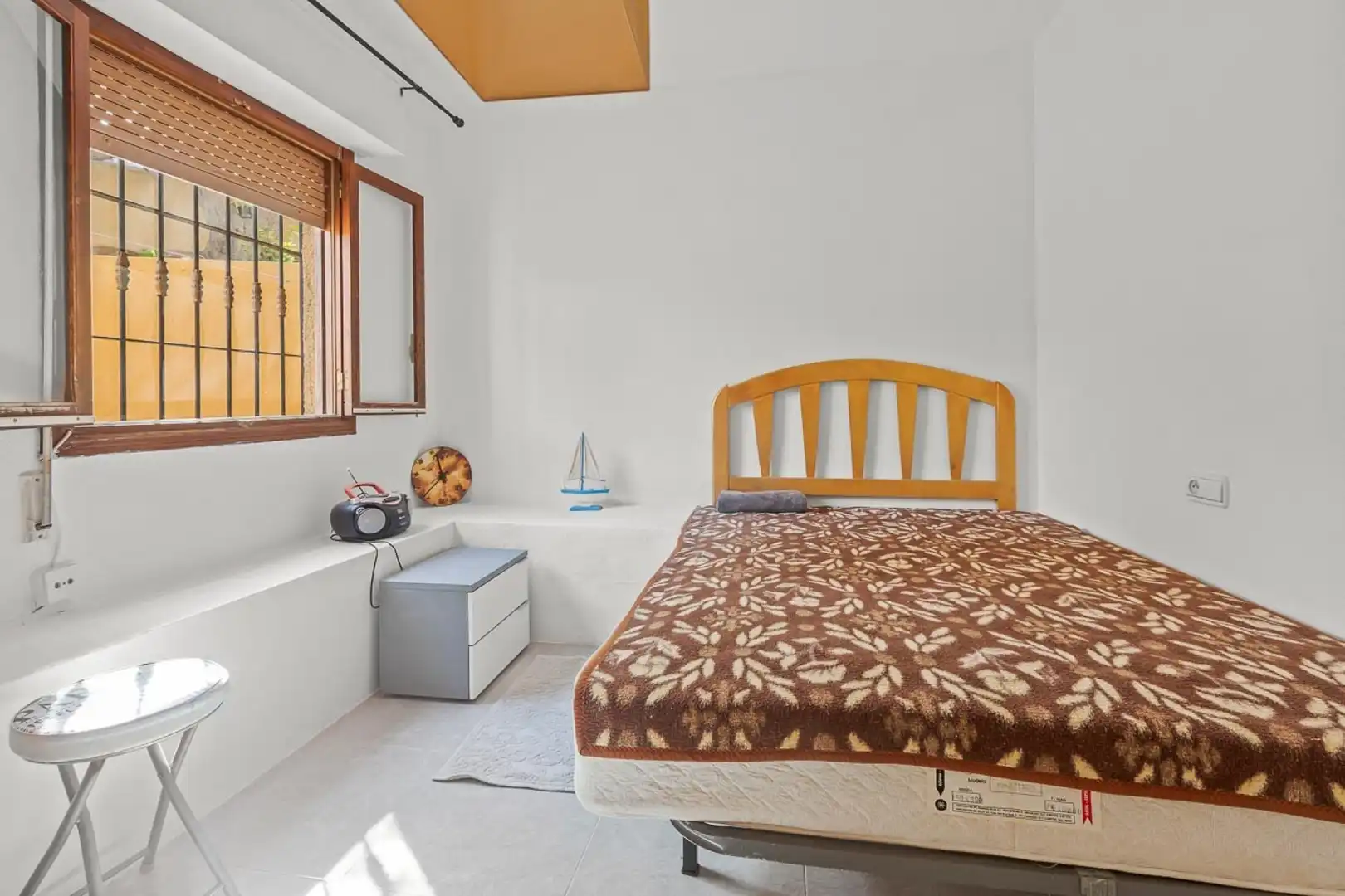 Dormitori de Casa o xalet en venda en Orihuela amb Aire condicionat, Jardí privat i Terrassa