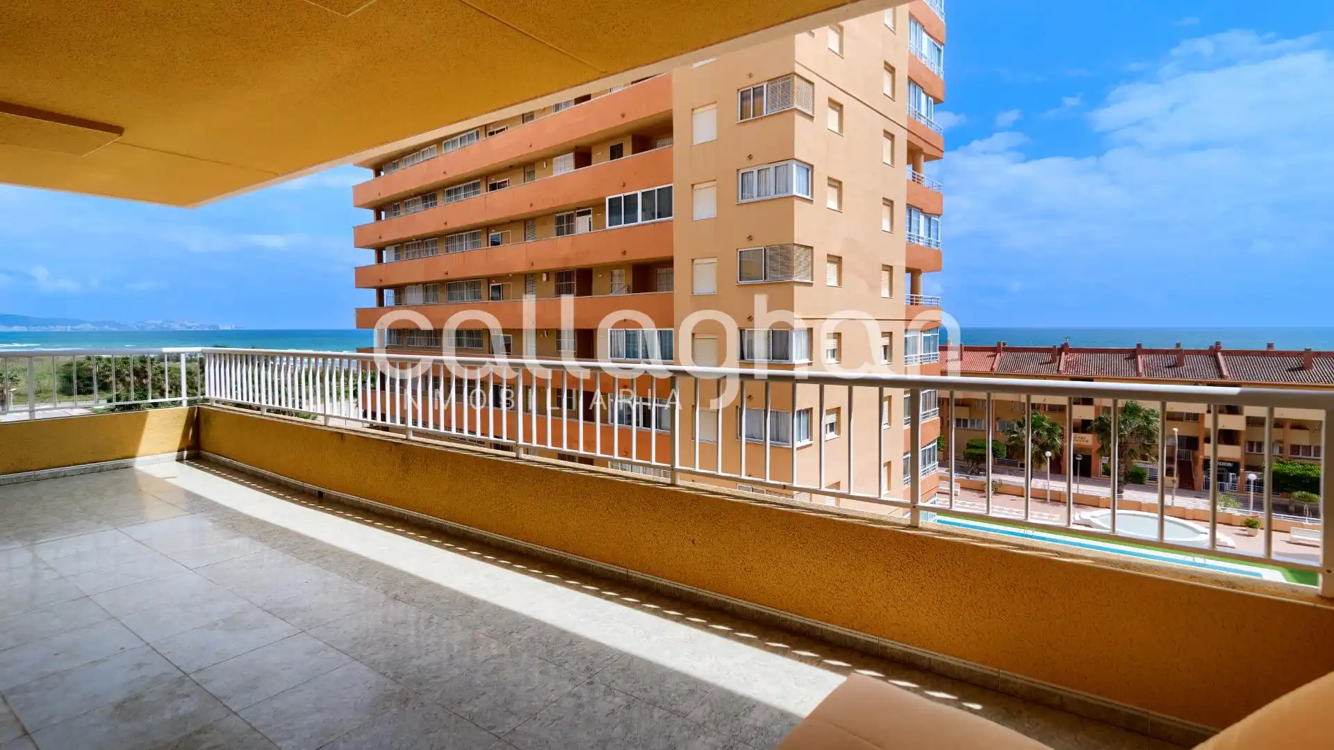 Vista exterior de Pis en venda en Tavernes de la Valldigna amb Terrassa, Traster i Piscina comunitària