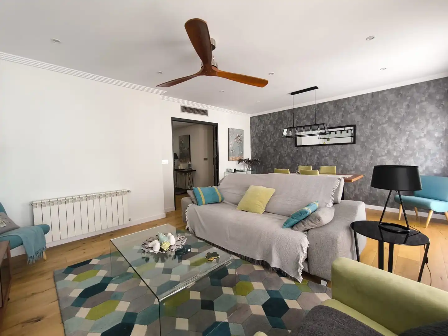 Piso con terraza en venta en Sur