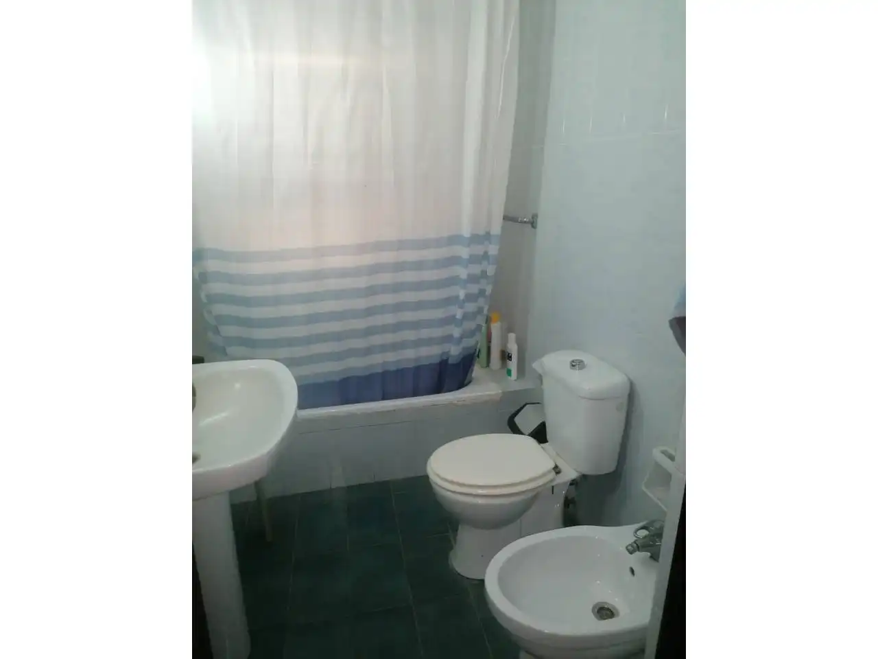 Bany de Casa o xalet en venda en Dos Hermanas amb Jardí privat, Terrassa i Piscina