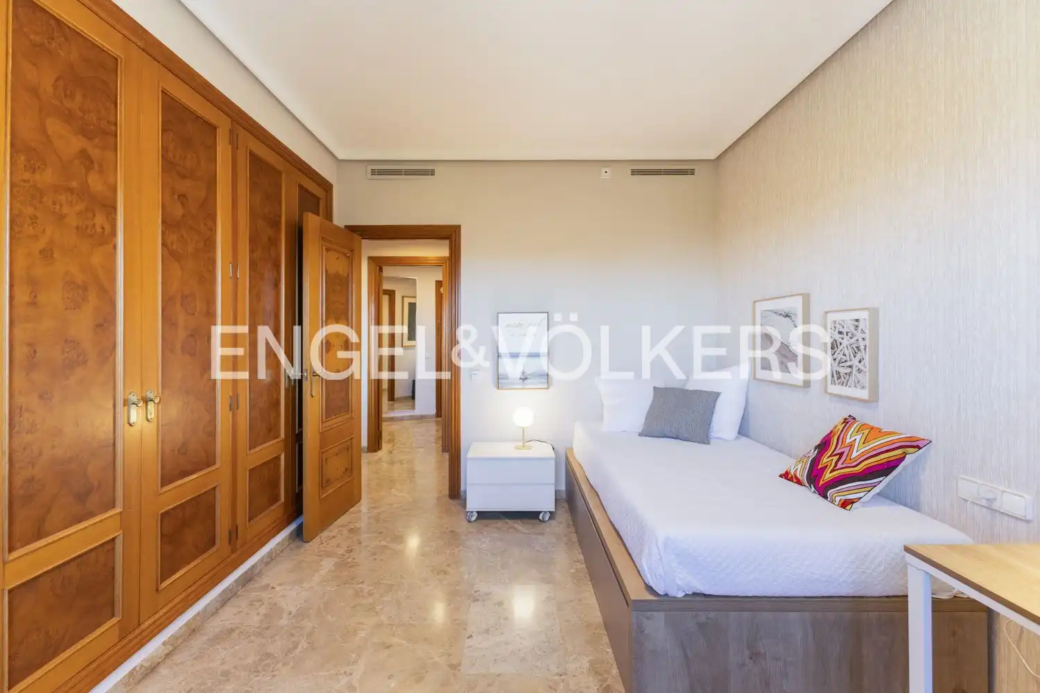 Habitación de Piso de alquiler en Valencia con Aire acondicionado, Calefacción y Amueblado