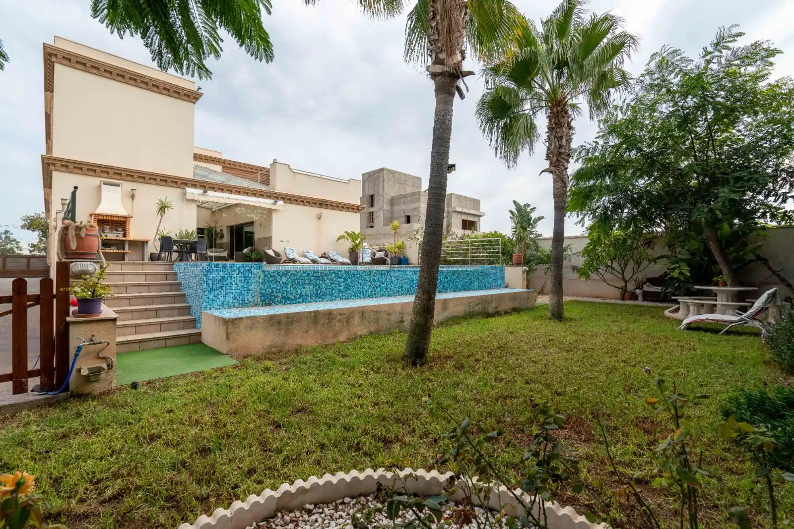 Piscina de Casa o chalet en venta en Almería con Aire acondicionado, Calefacción y Jardín privado