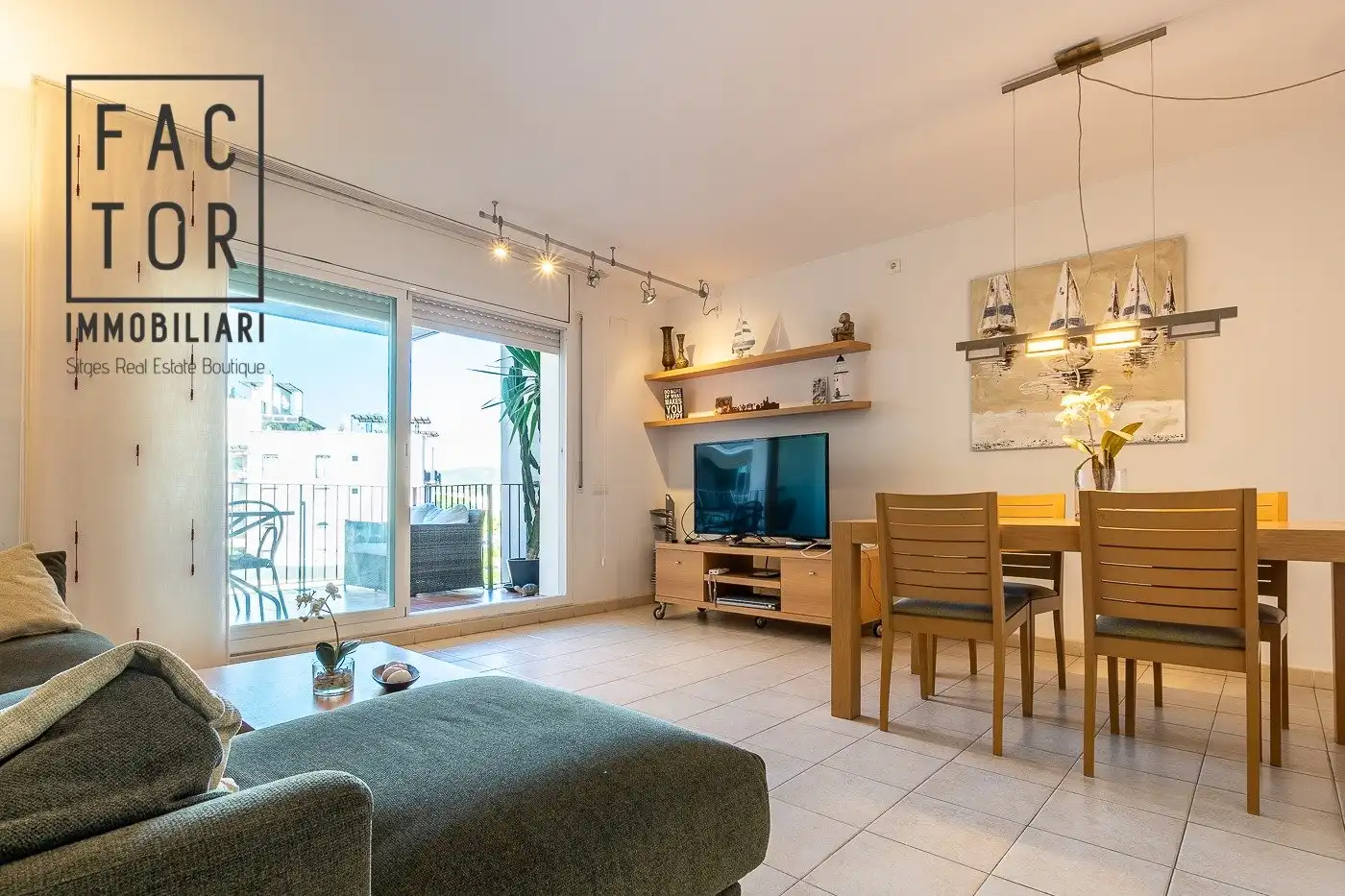 Sala de estar de Piso de alquiler en Sitges con Aire acondicionado, Calefacción y Terraza