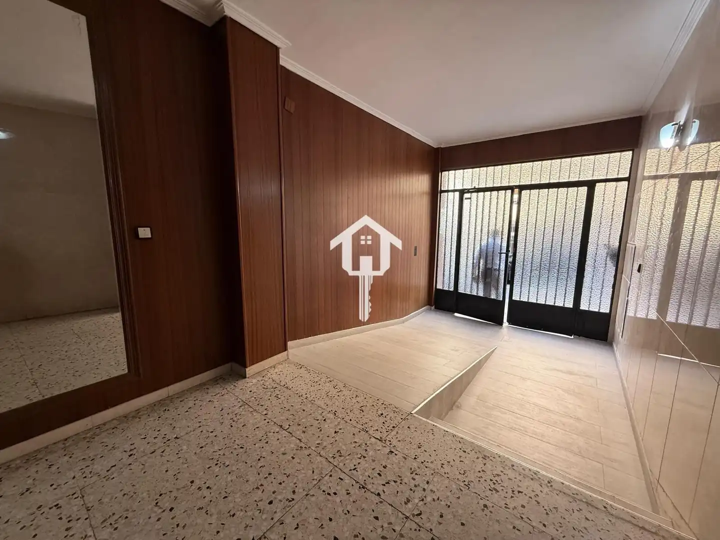 Piso en venta en Alicante / Alacant con Aire acondicionado, Amueblado y Balcón