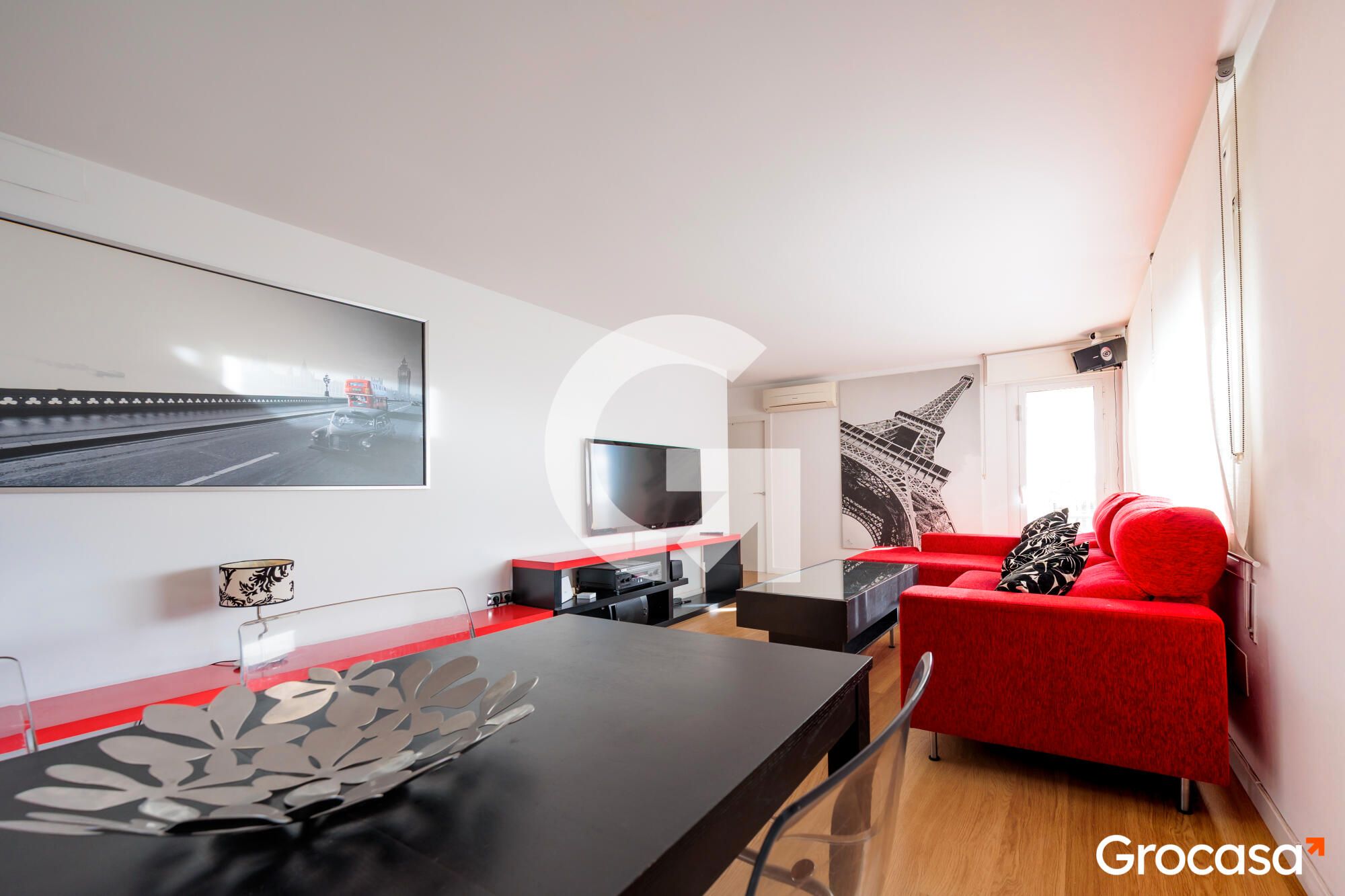 Living room of Flat for sale in Terrassa  with Air Conditioner, Heating and Oven