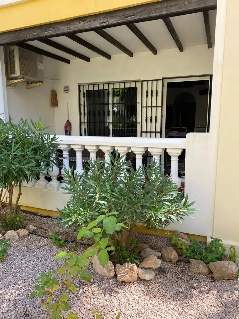 Planta baixa en venda a Avenida Roentgen, Zona los Frutales