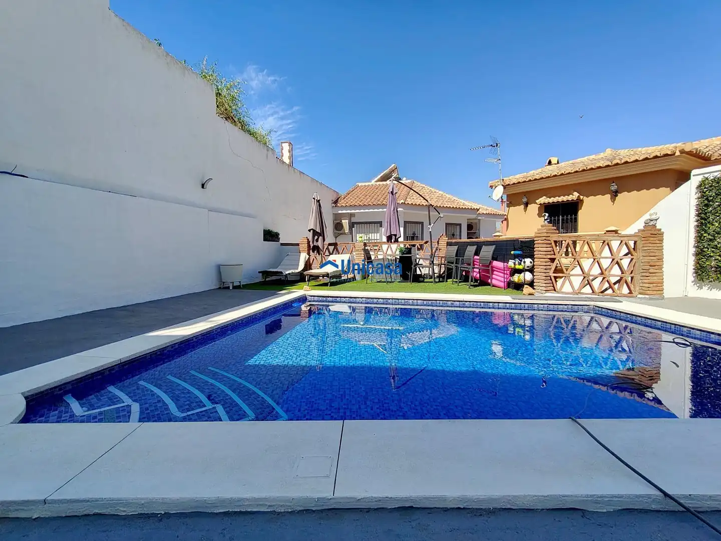 Piscina de Casa adosada en venda en Málaga