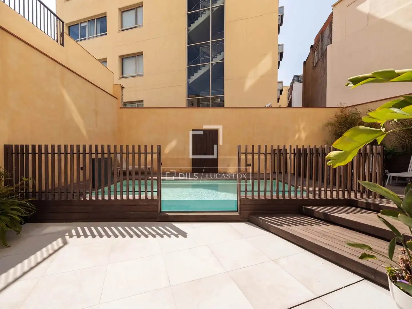 Piscina de Piso en venta en Barcelona con Aire acondicionado, Terraza y Piscina