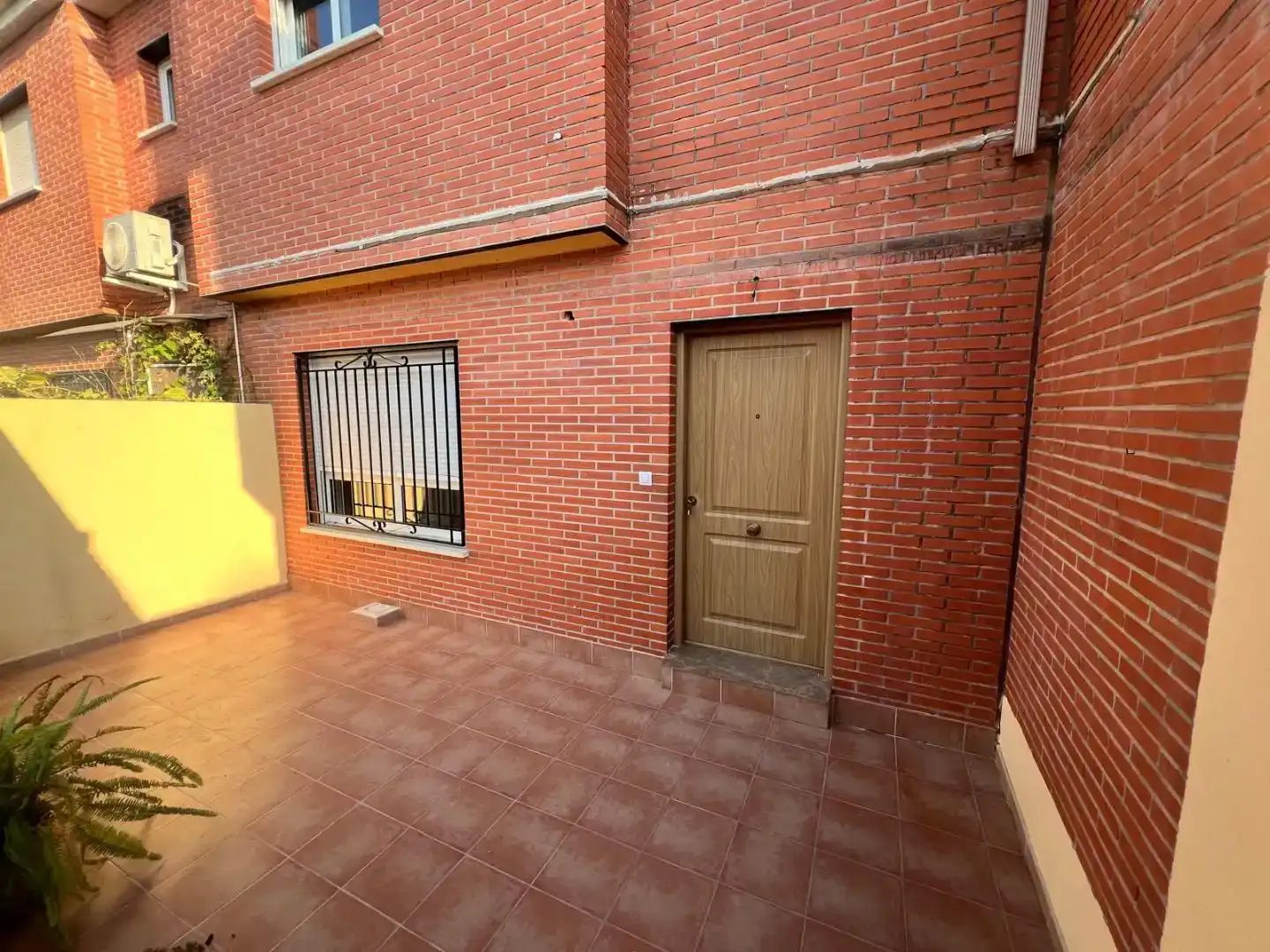 Vista exterior de Casa adosada en venda en Murcia amb Balcó
