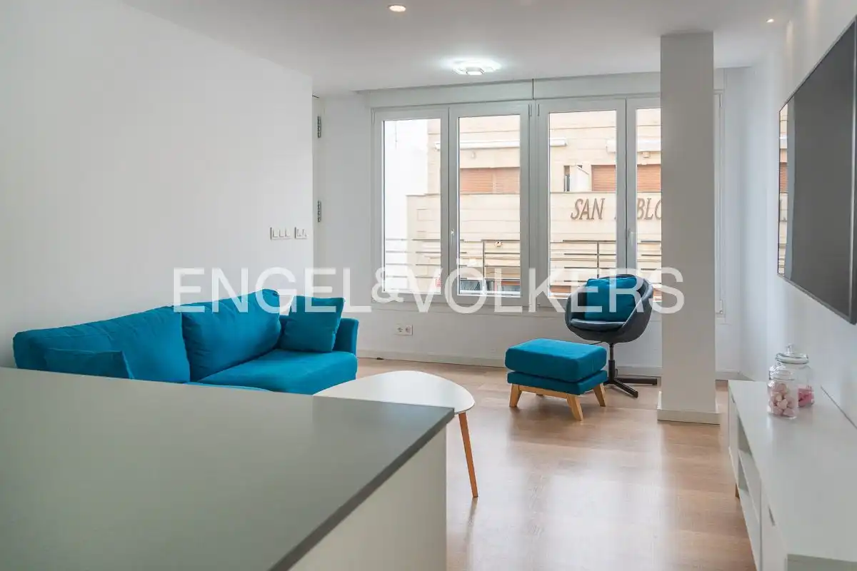 Sala d'estar de Àtic de lloguer en Torrevieja amb Calefacció