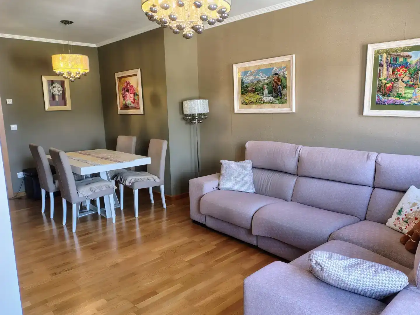 Sala d'estar de Pis en venda en Pontevedra Capital  amb Jardí privat, Parquet i Traster