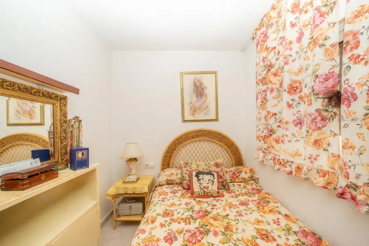 Habitación de Piso en venta en Benidorm con Aire acondicionado, Calefacción y Terraza