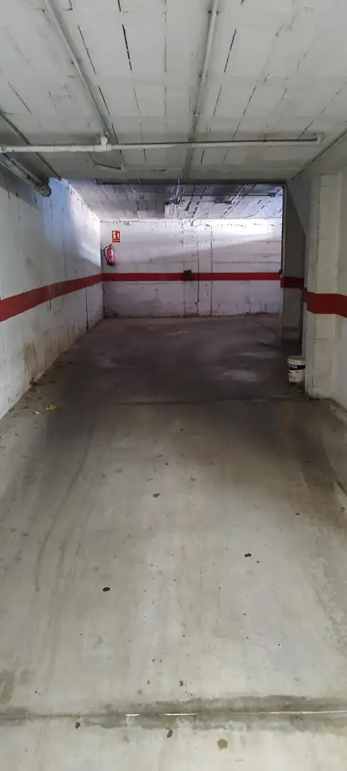 Aparcament de Casa adosada en venda en Málaga amb Aire condicionat, Calefacció i Jardí privat