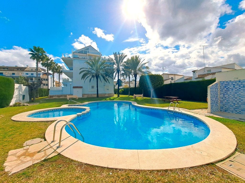 Schwimmbecken von Wohnungen zur Miete in Dénia mit Klimaanlage, Terrasse und Abstellraum