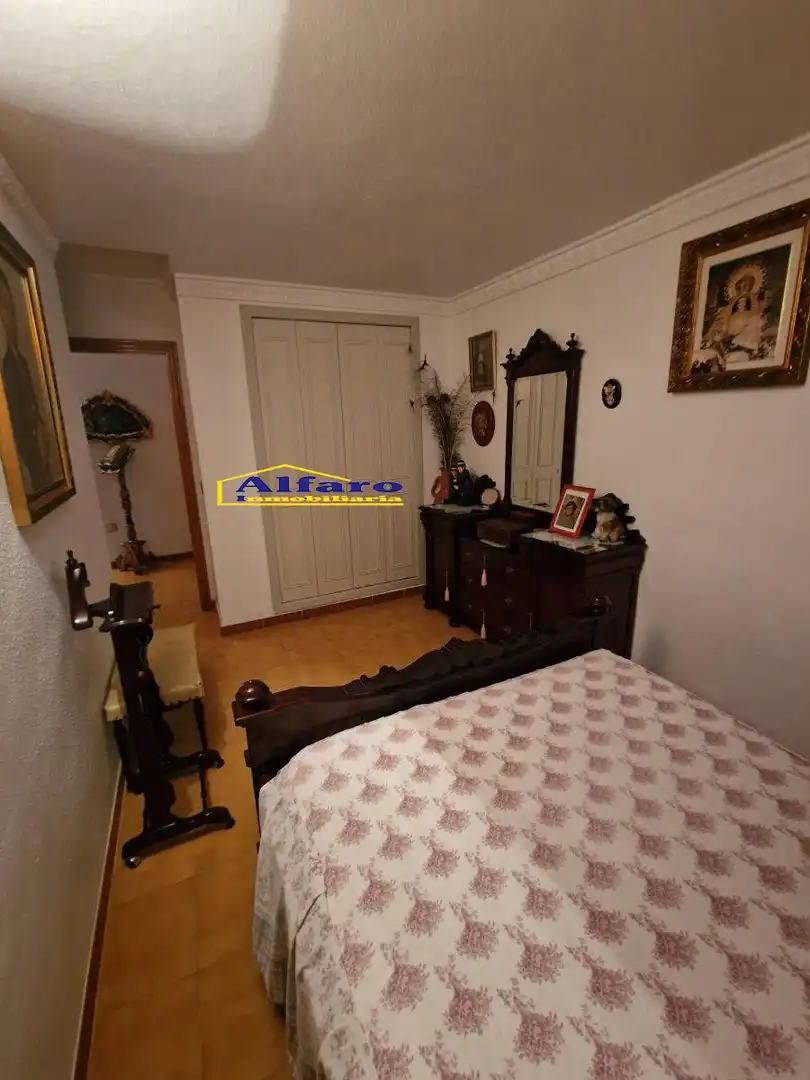 Habitación de Casa adosada en venta en Almonte con Terraza, Trastero y Balcón