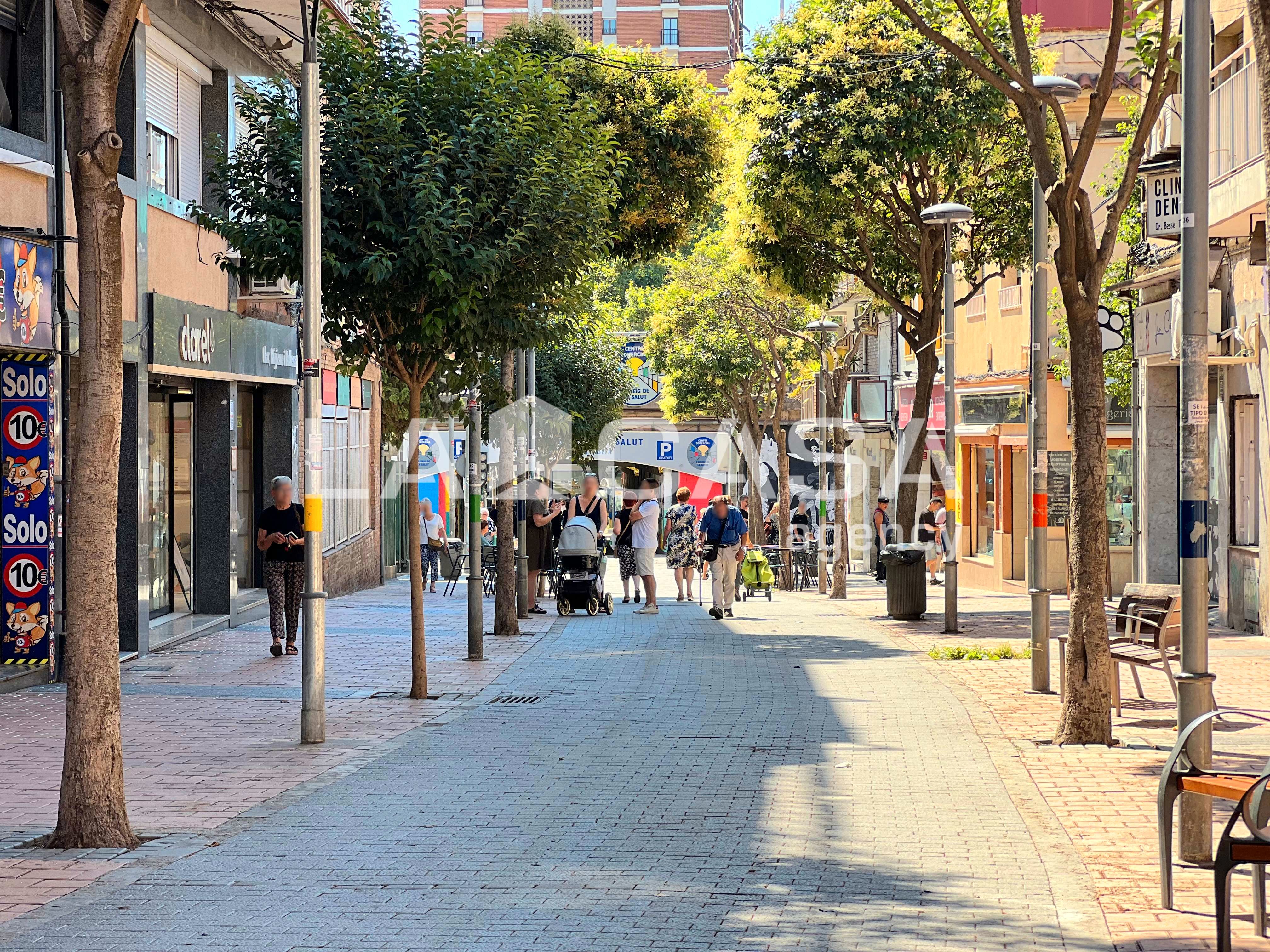 Exterior view of Office for sale in Badalona