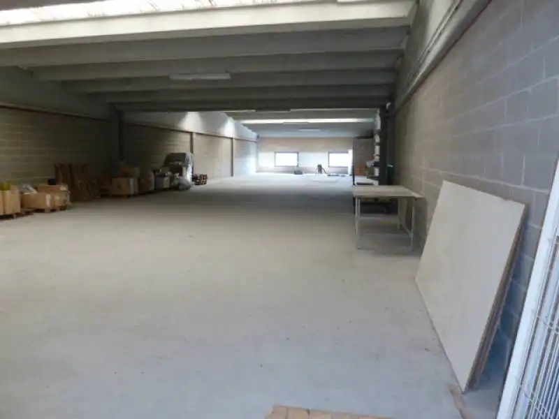 Fabrikhallen zur Miete in Igualada