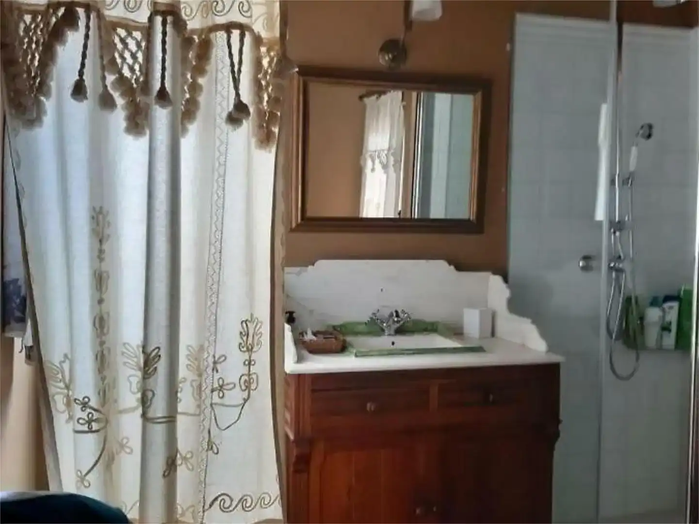 Baño de Piso en venta en Petín con Jardín privado, Parquet y Amueblado