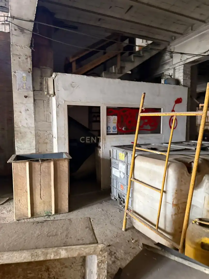 Industrial building with lift for sale in Zona Industrial, imagen 21