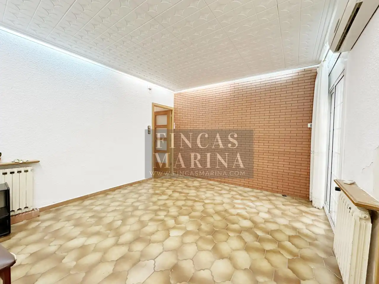 Erdgeschoss zum Verkauf in Gavà mit Klimaanlage, Heizung und Terrasse