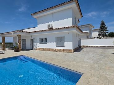 Maison avec piscine à vendre à Carrer Vall d'Aran