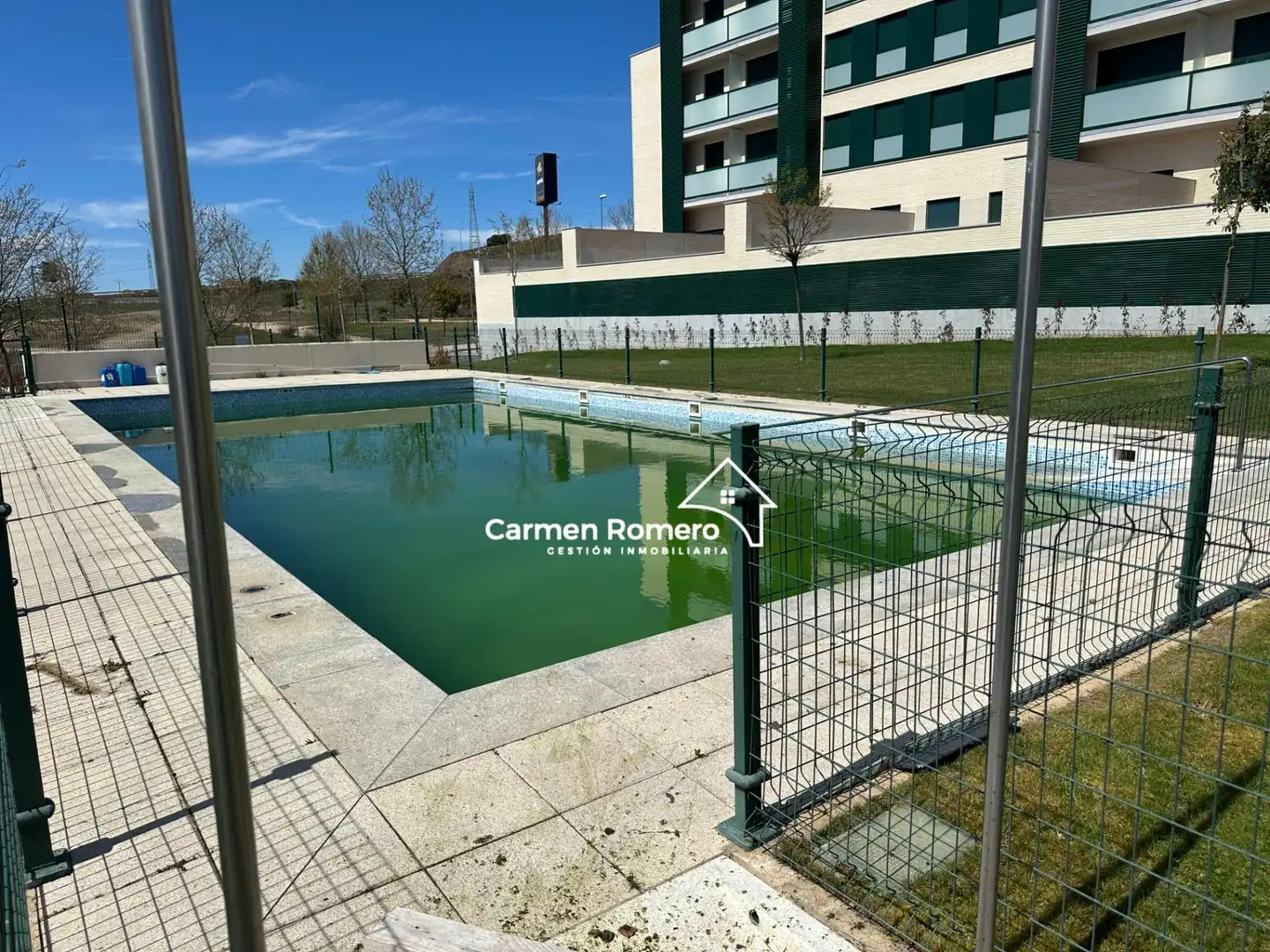 Piscina de Apartamento en venta en Salamanca con Calefacción, Jardín privado y Balcón