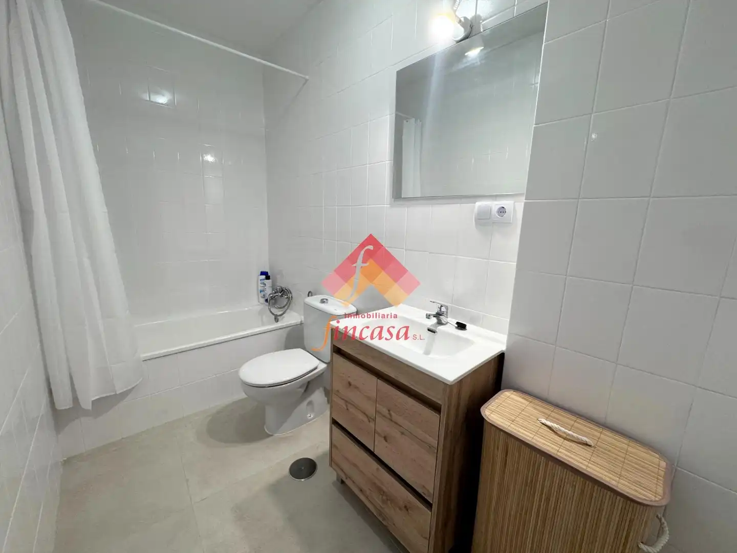 Badezimmer von Wohnung zur Miete in Ronda mit Möbliert