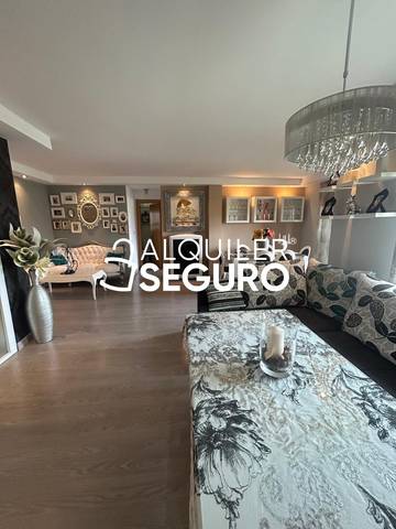 Ático en Alquiler en Álamos en Residencial Triana - Barrio Alto